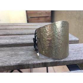   Free-form jewelry making workshop for mothers and daughters, mothers and sons, fathers and daughters, fathers and sons, best friends or couples."