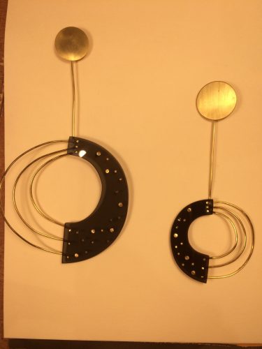 Free-form jewelry making workshop for mothers and daughters, mothers and sons, fathers and daughters, fathers and sons, best friends or couples."