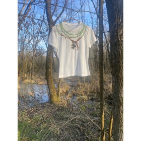 Green Neklace Tshirt