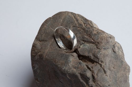 Twisted ribbon wedding ring