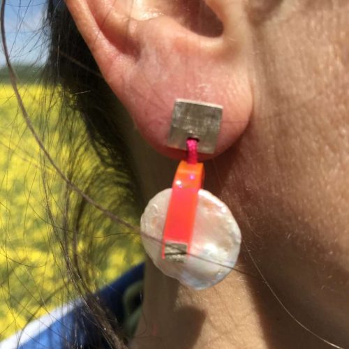 Pink gyöngy fülbevaló